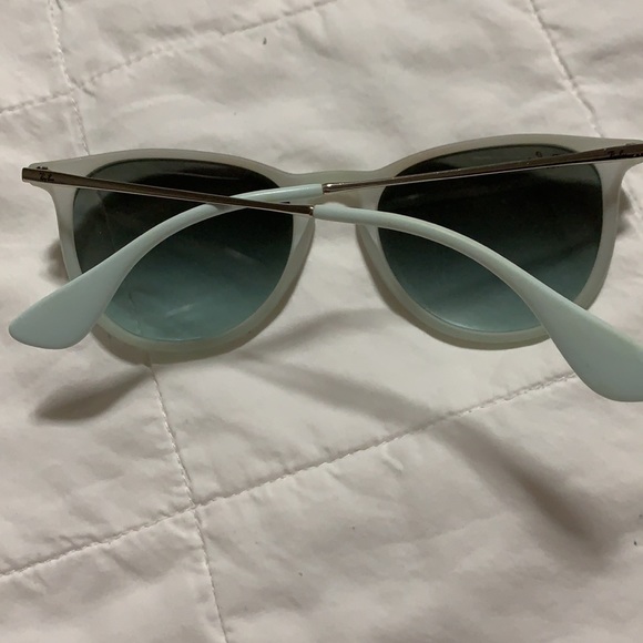 Ray Ban sun glasses — great condition - Picture 4 of 4